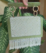 Load image into Gallery viewer, Pearl tassels bag- green
