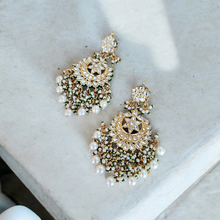 Load image into Gallery viewer, Kundan pearl earrings
