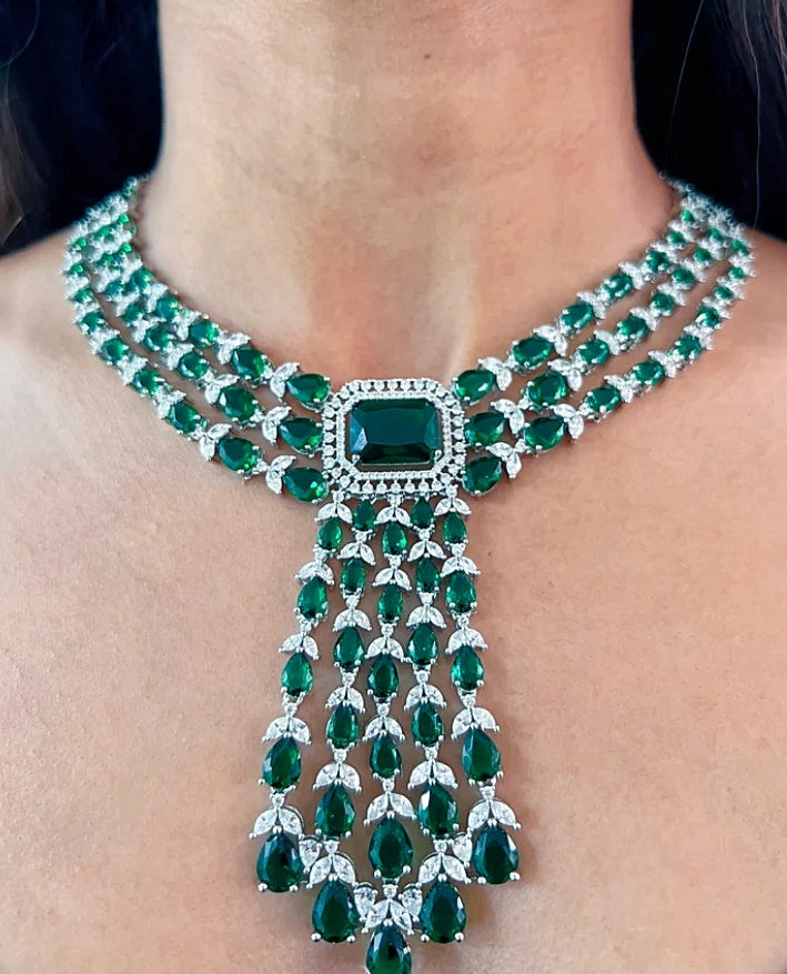 Miraya emerald and diamond necklace