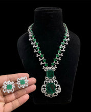 Load image into Gallery viewer, Emerald and diamond rani haar
