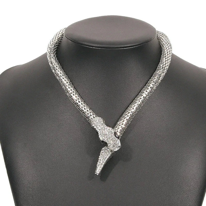 Seprentine necklace- white gold