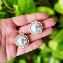 Load image into Gallery viewer, Pearl and diamonté round studs
