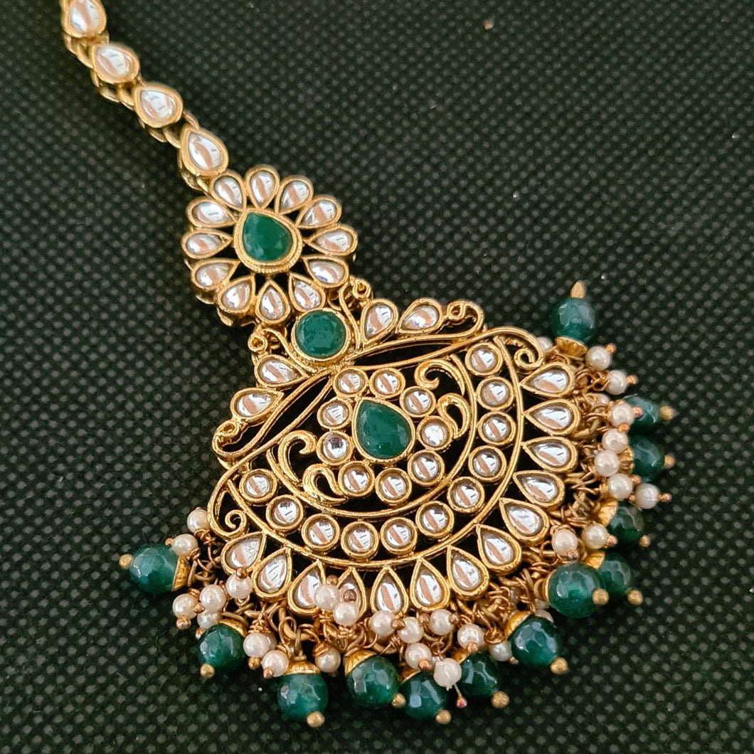 Classic kundan maangtika